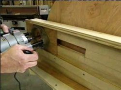 Wood Router Jigs on The Master Woodbutcher S Lathe Router Jig Picture Page